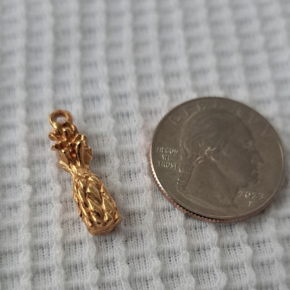 ⌛️ Pineapple Pendant 4/3